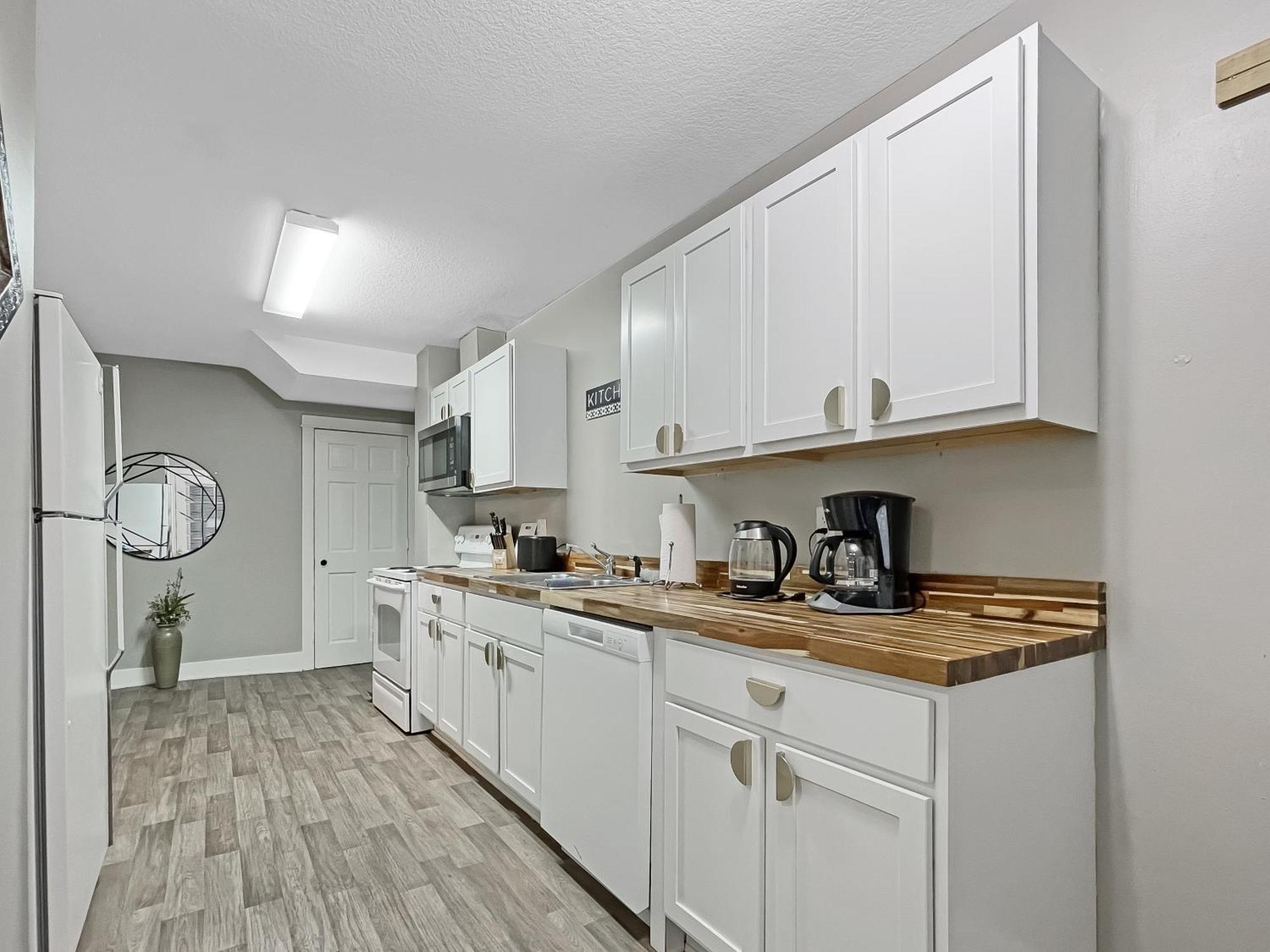 Chic 2Br Duplex Free Parking Near Hospitals Villa Дес Мойнс Екстериор снимка